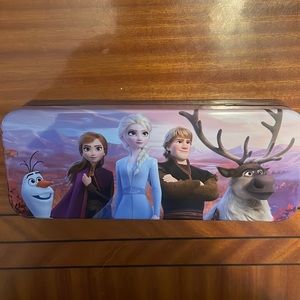 Frozen 2 pencil tin